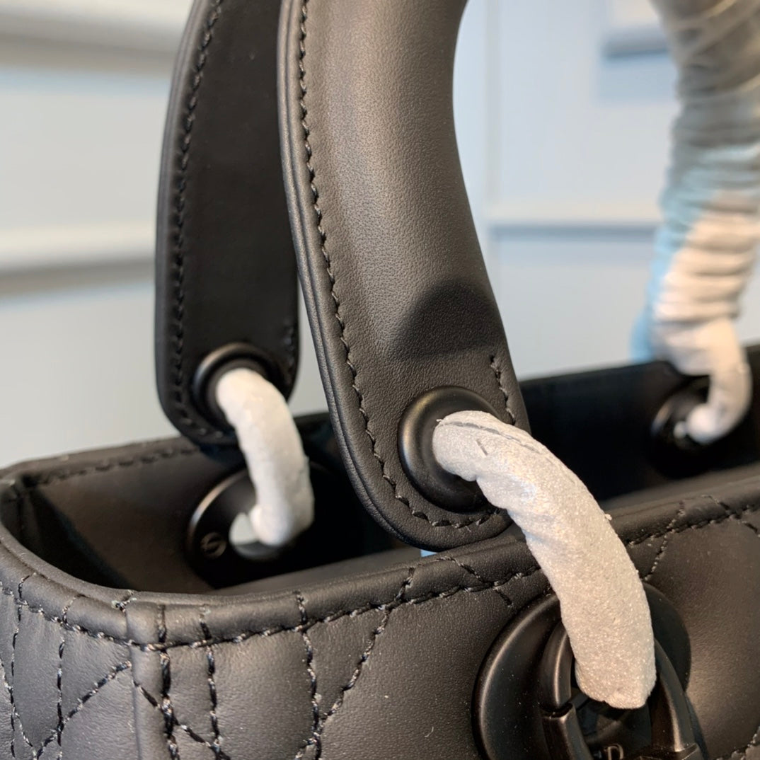 medium lady 24 black calfskin black hardware