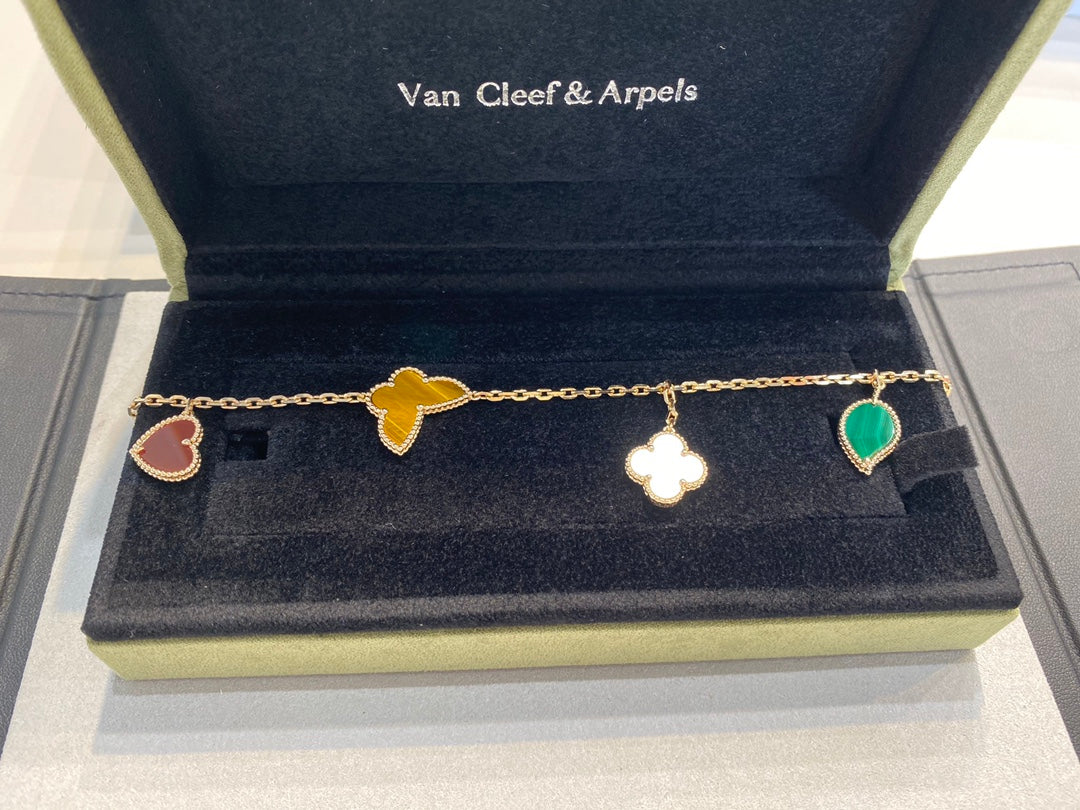 VCA Lucky Vintage 4 Motifs Gold Bracelet