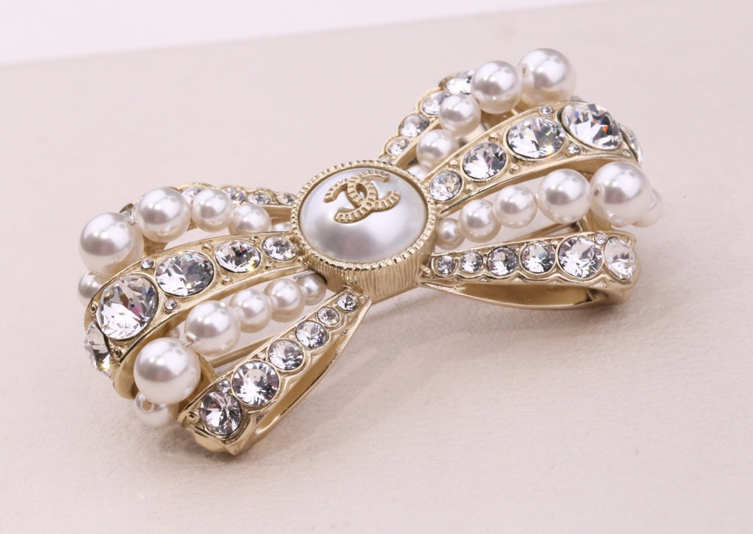 CC Brooch Gold