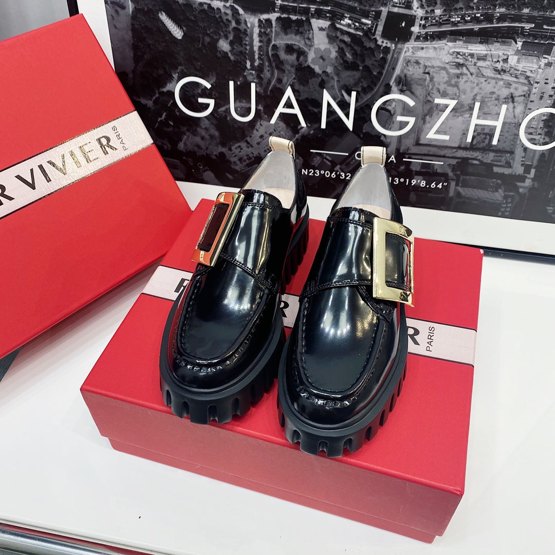 Roger Vivier Loafer & Espadrilles