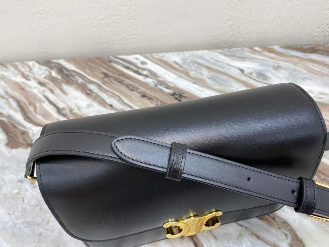 CLASSIQUE TRIOMPHE 22 BLACK CALFSKIN GOLD HARDWARE
