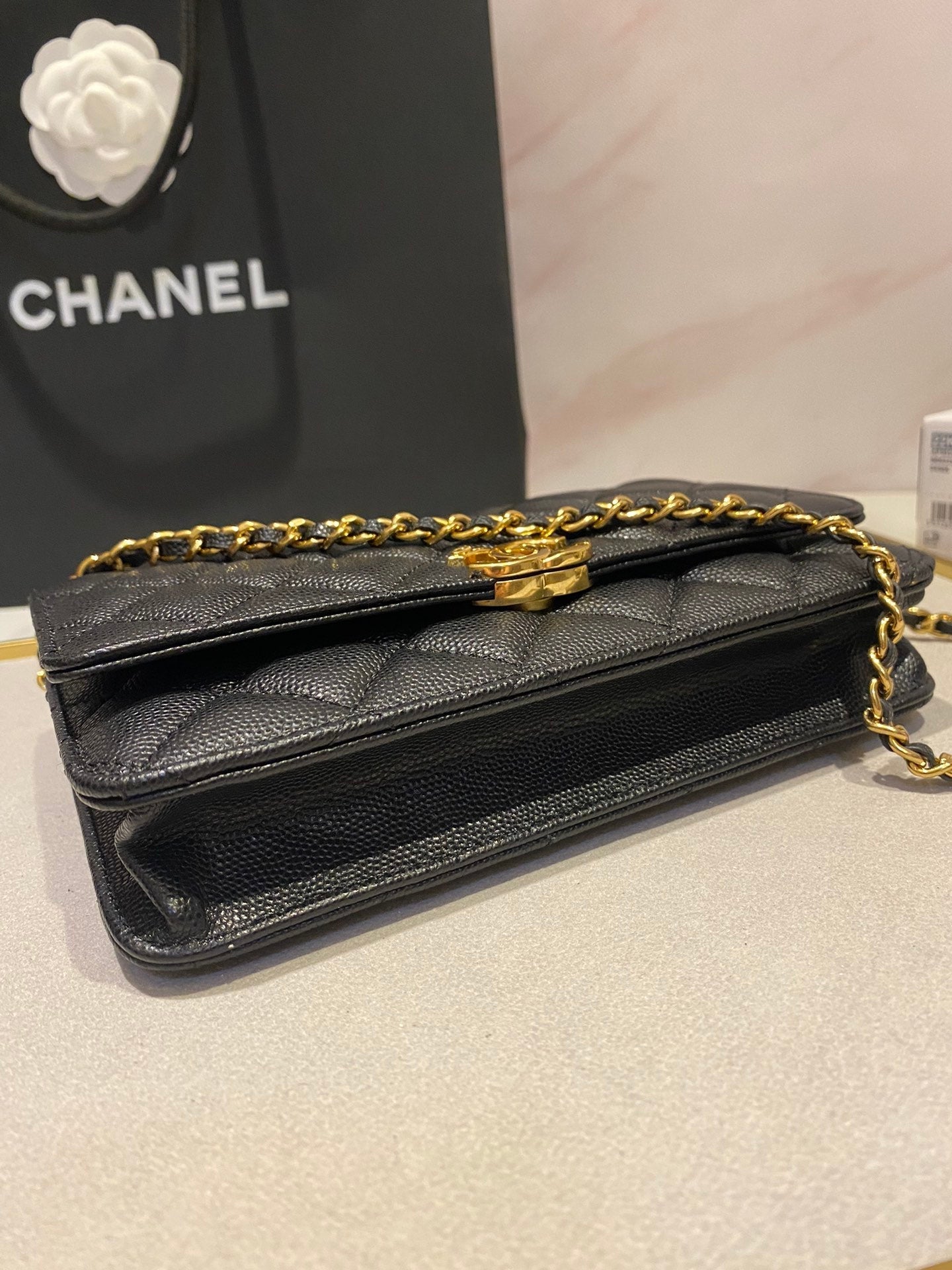 CC 24K Woc 19cm Black Grained Calfskin Gold Hardware