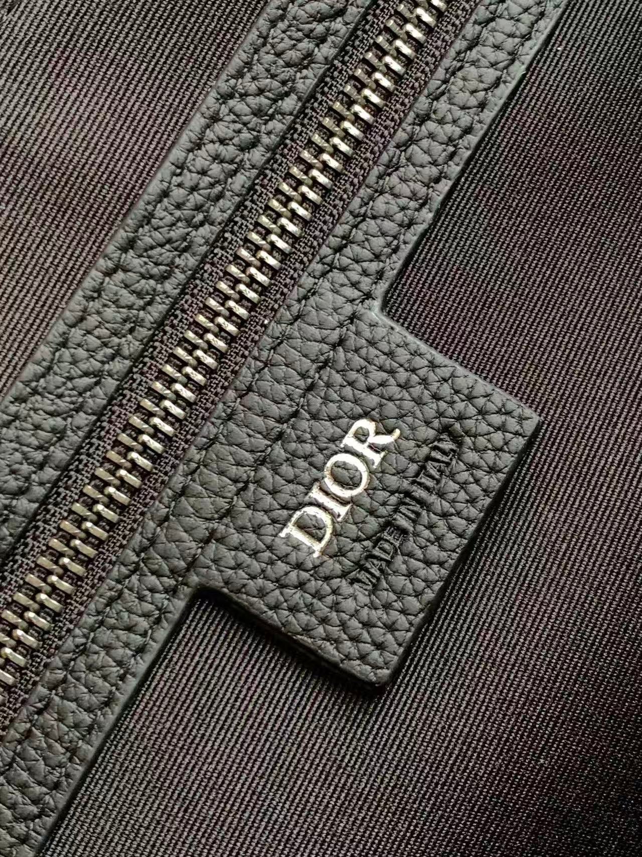 Weekender 40 Black Dior Gravity Leather and Black Grained Calfskin
