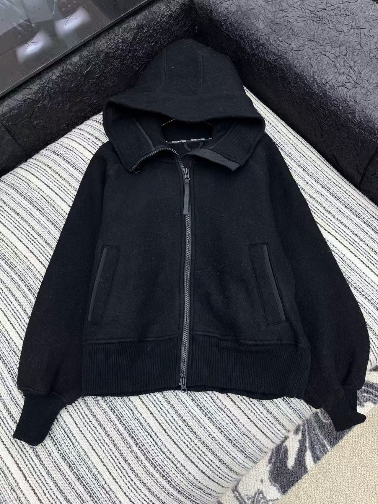 Canada Goose High-Neck Hooded Zipper Coat Wool