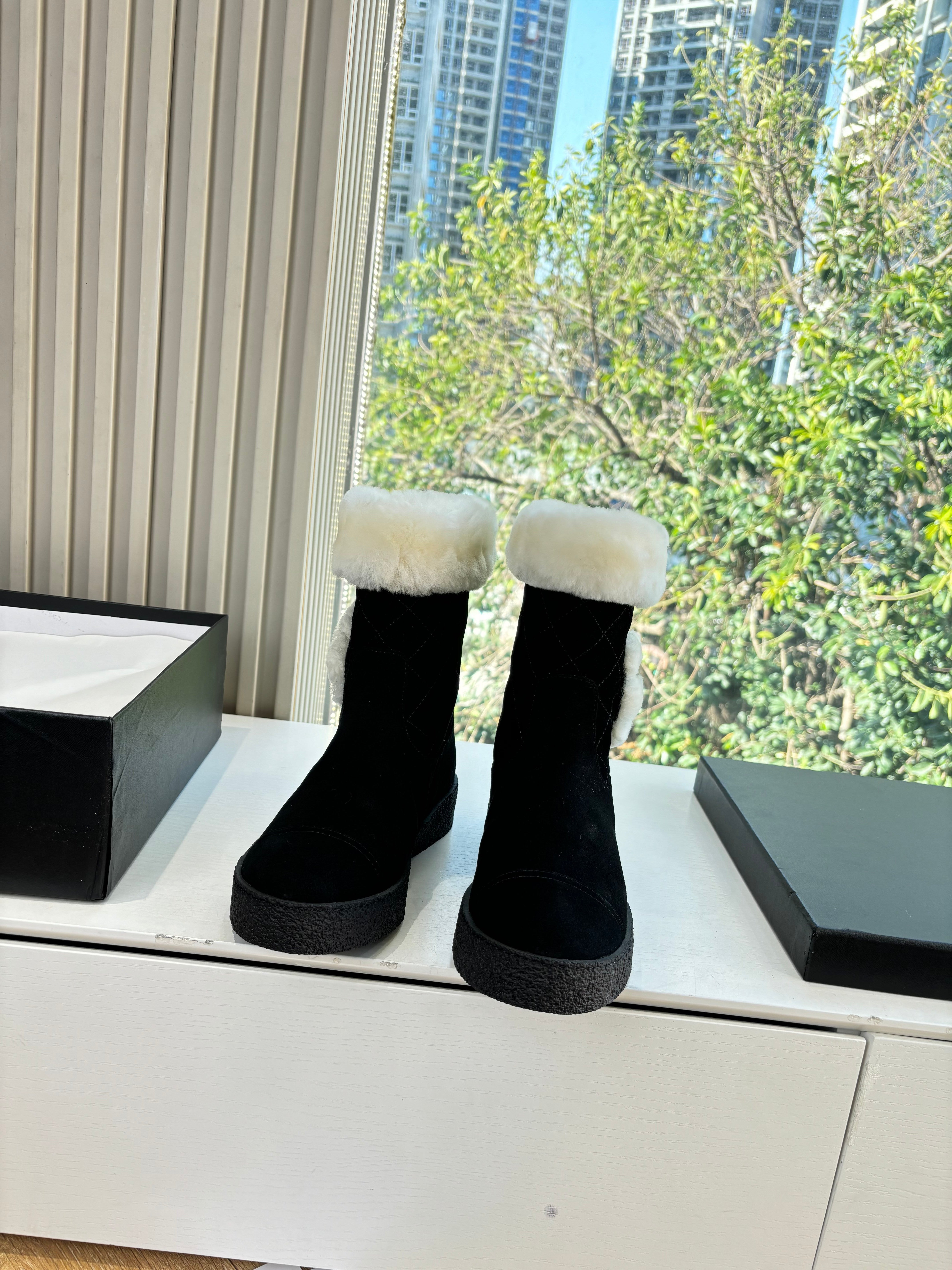 CC 2025 Short Snow Boot Black White Suede Wool 548926