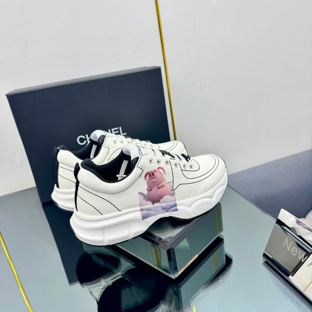 CC Sneaker White with Sticker Cowhide 238627