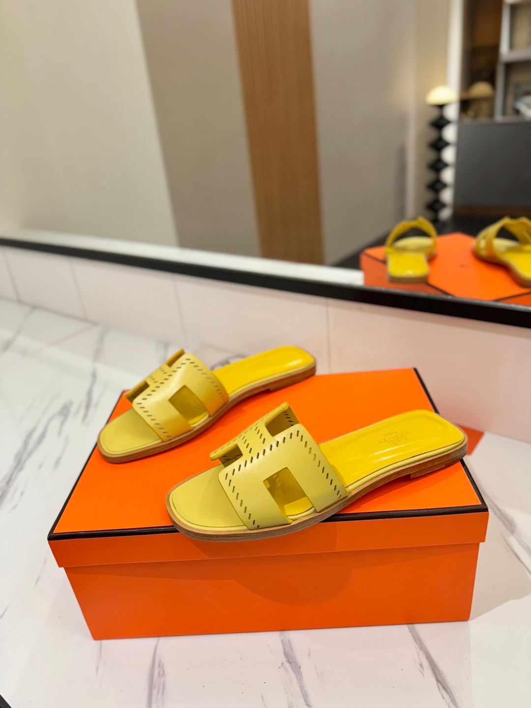 HM Oran Sandal Yellow Perforate Cowhide 294871