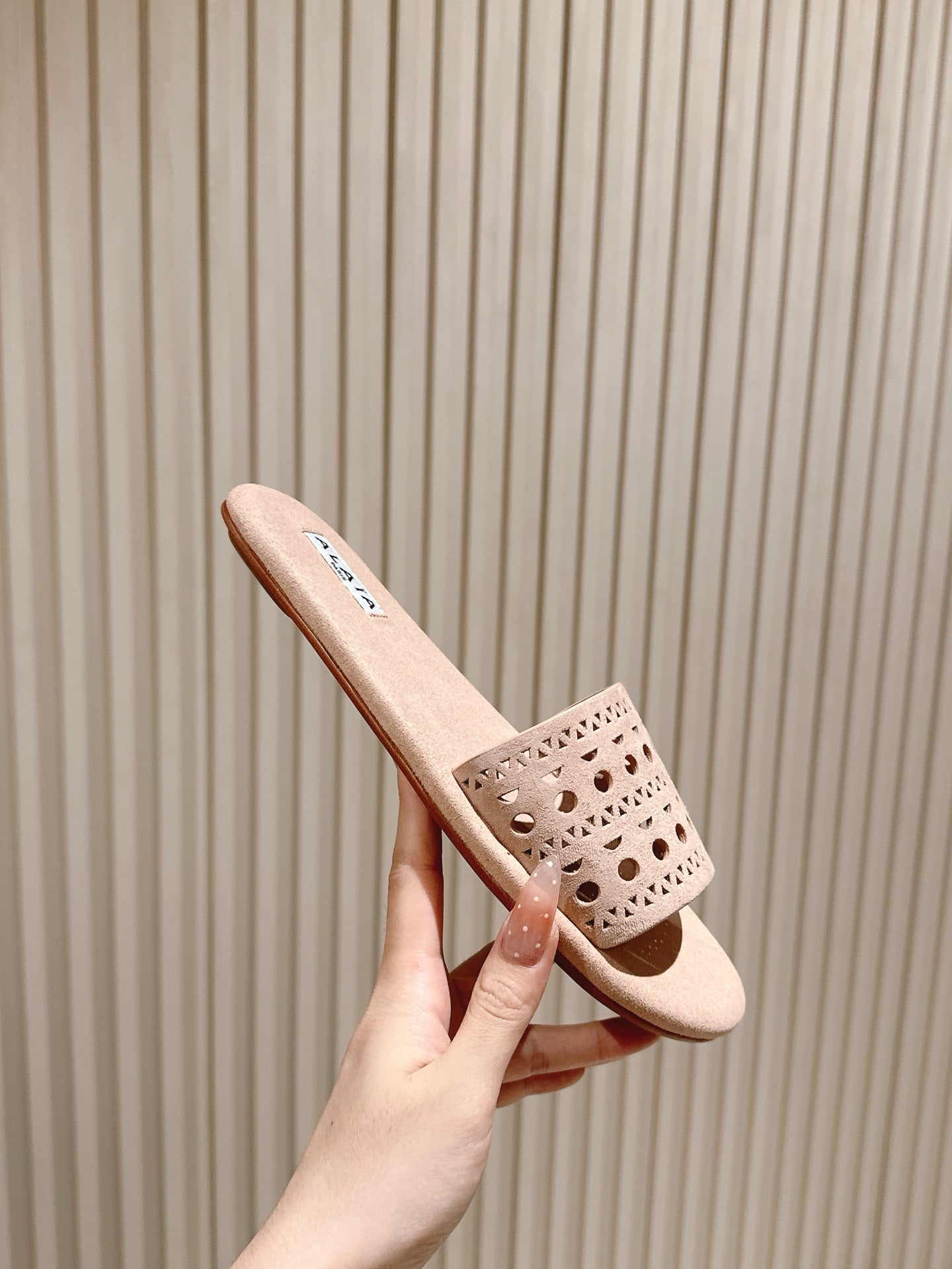 Alaia 2025 Hollow Slippers Pink Leather 293652