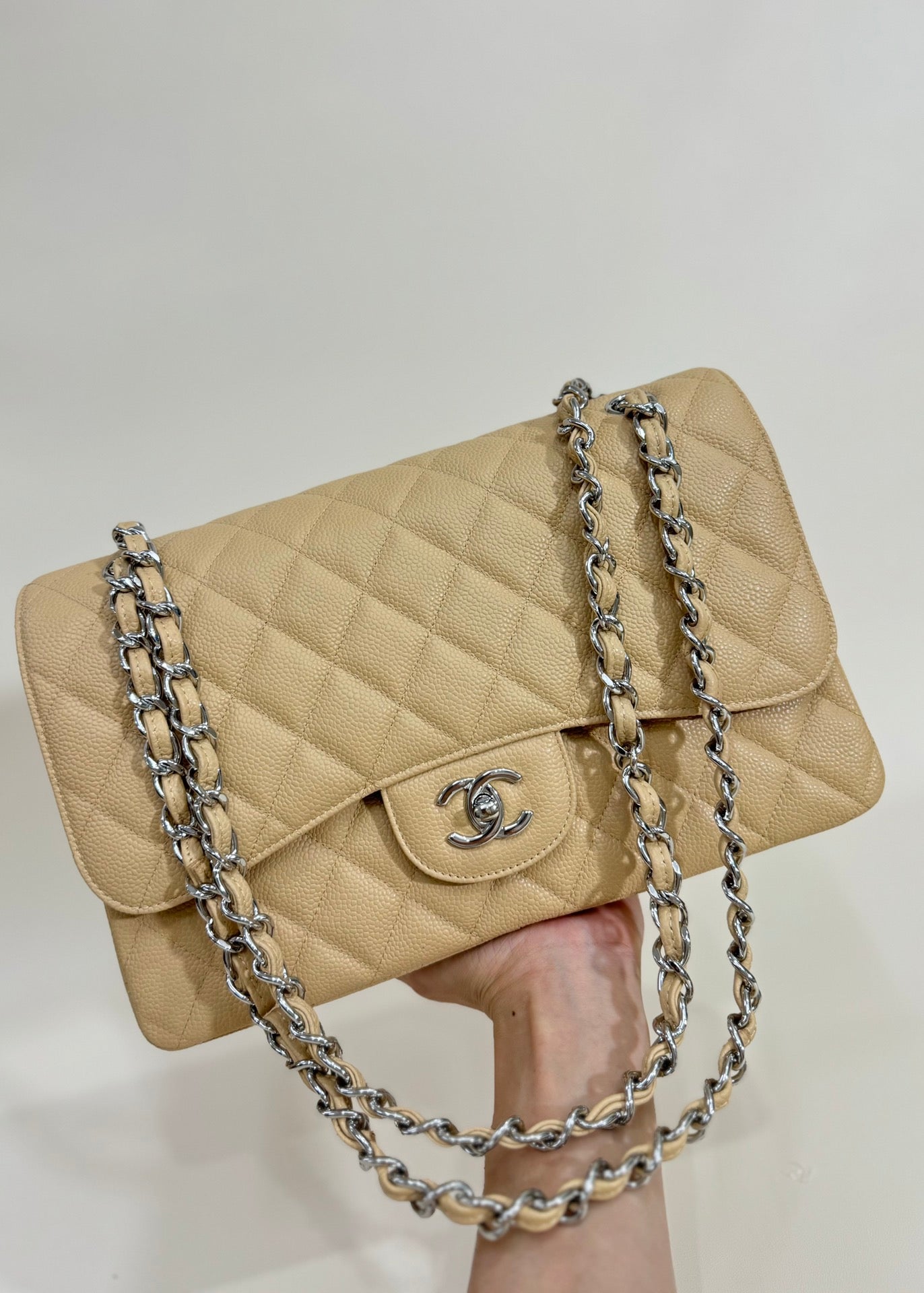 flap bag medium 25 beige caviar silver hardware