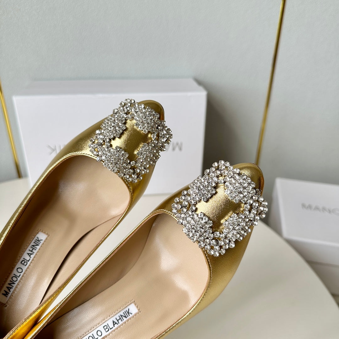 Manolo Diamond Buckle Pumps Gold Mirror Cowhide 451182