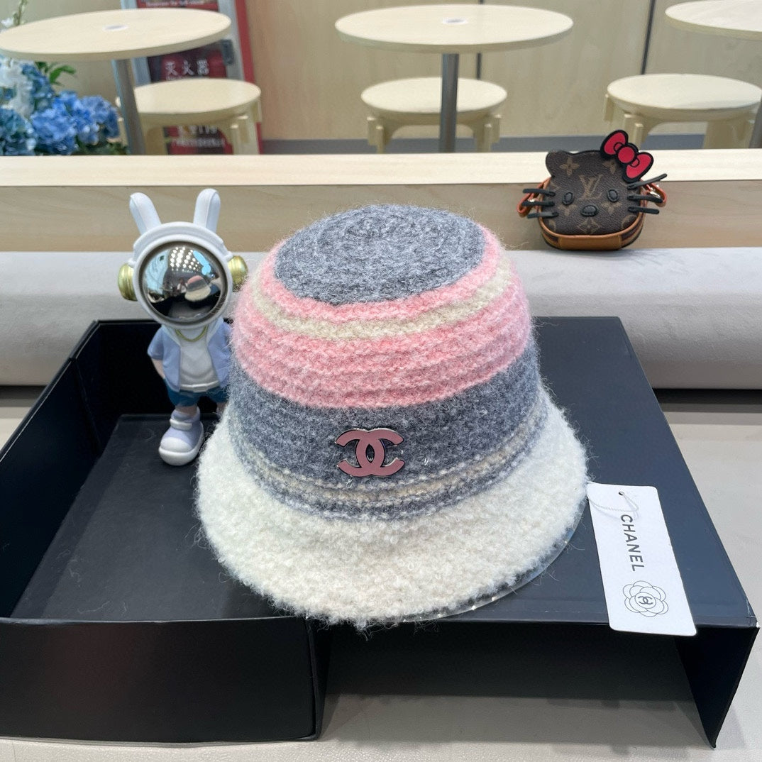 BUCKET HAT IN COLORFUL FLEECE 421128
