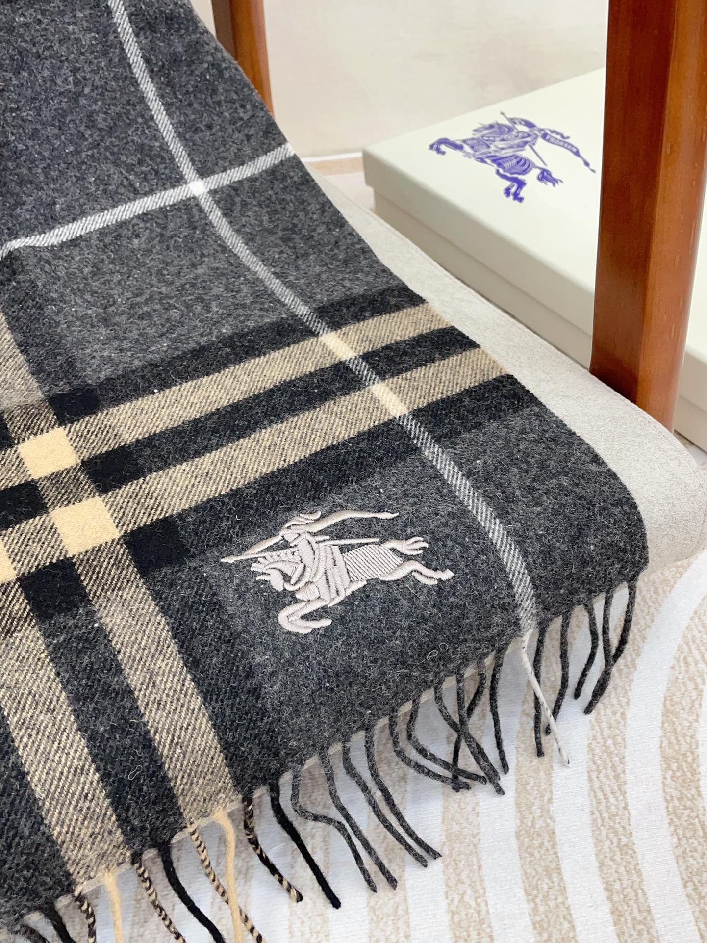 CLASSIC WOOL CHECK SCARF 180 CM DARK GRAY MIX CAMEL BROWN 402098