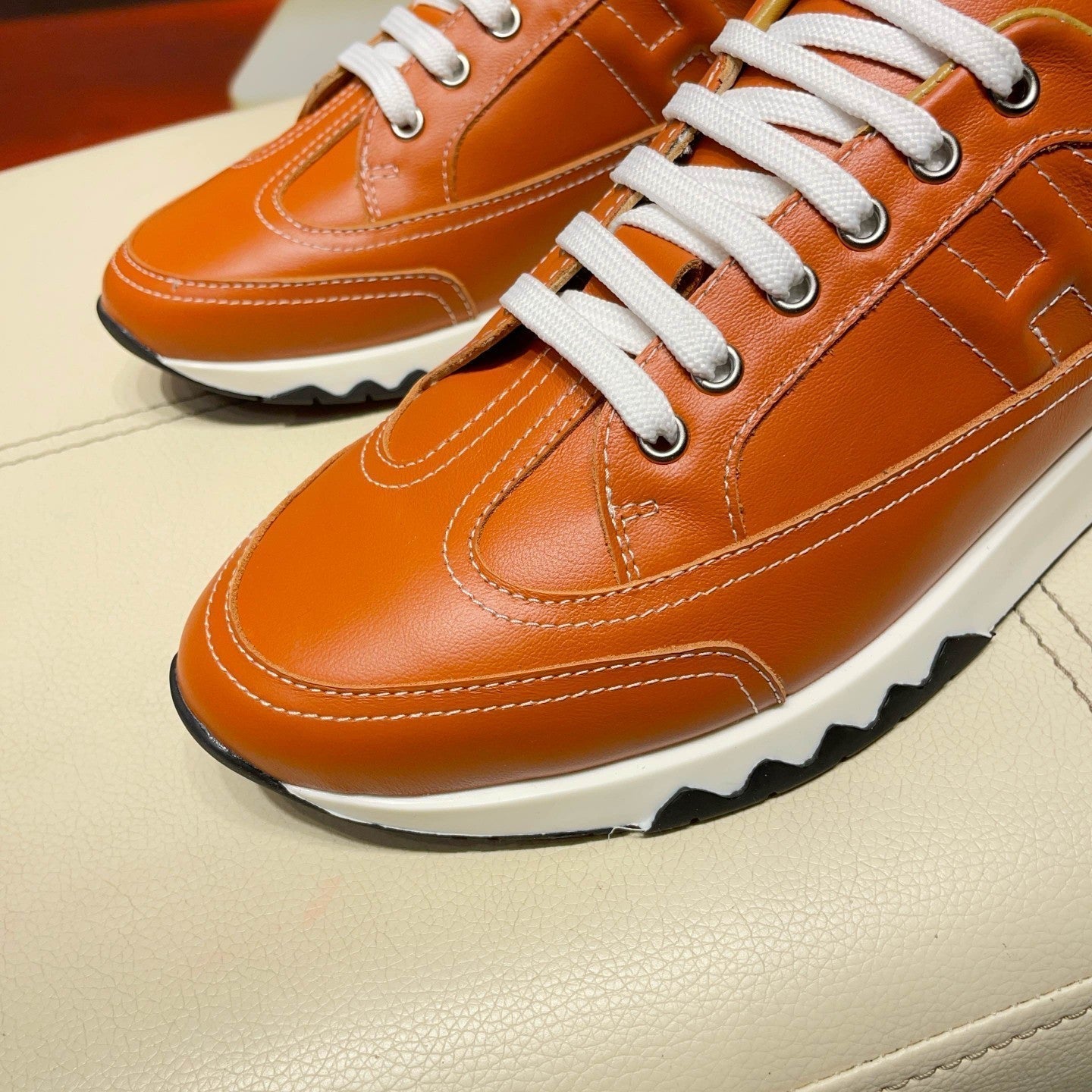 HM Men's 25 Trail Sneaker Orange Cowhide 663842