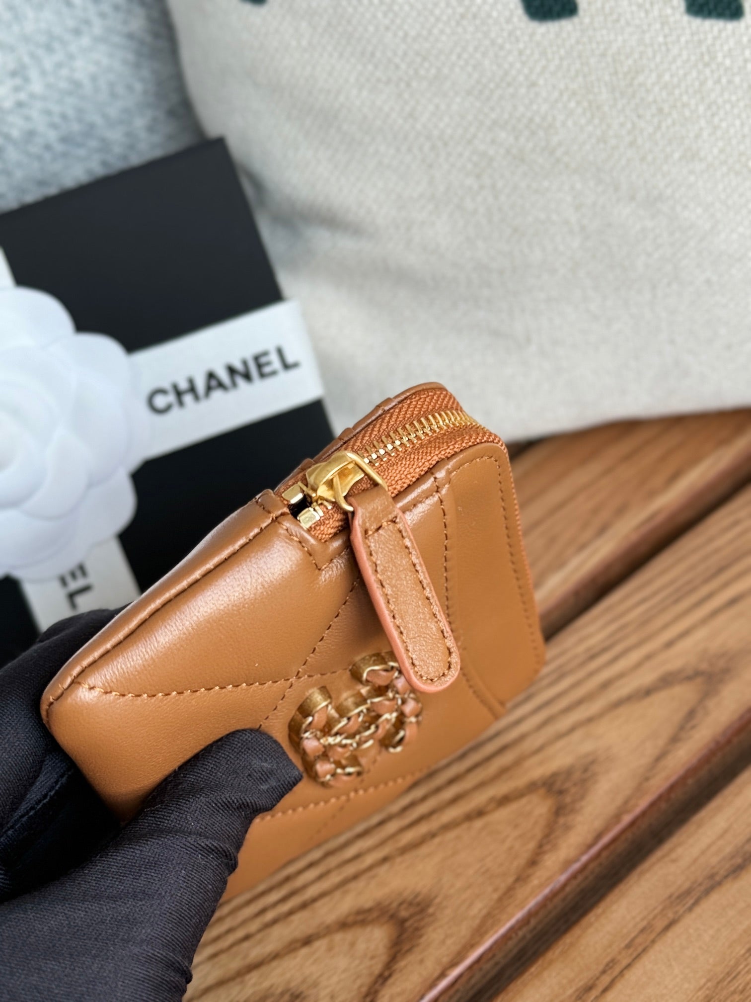 cc 19 zipped coin purse 11cm brown lambskin gold hardware