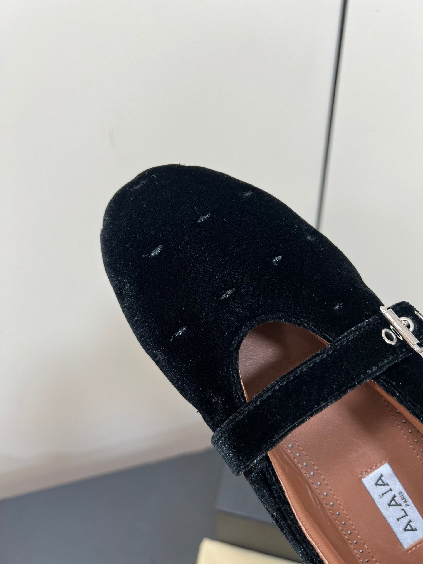 Alaila Ballet Flats In Black Velvet 975745