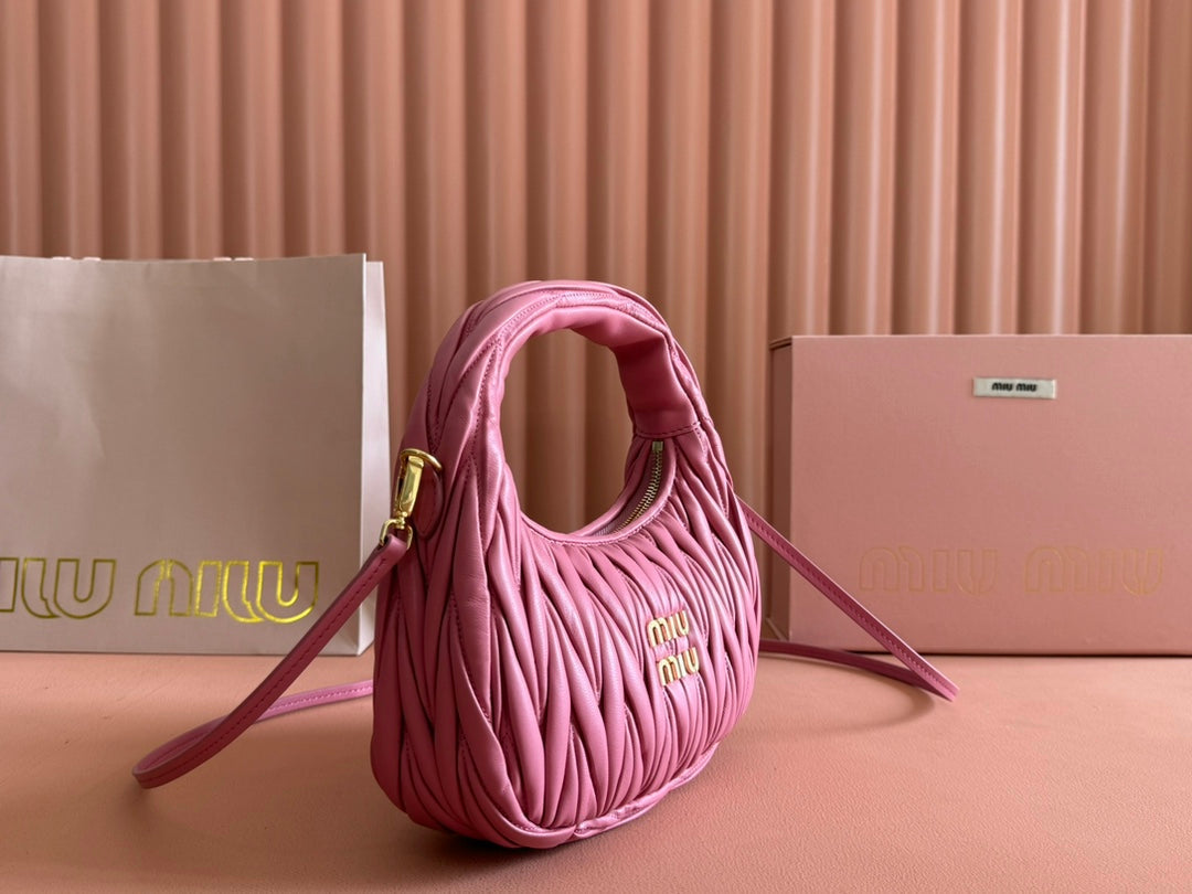 WANDER MATELASSÃ‰ HANDBAG 23 IN CONTESSA PINK LAMBSKIN