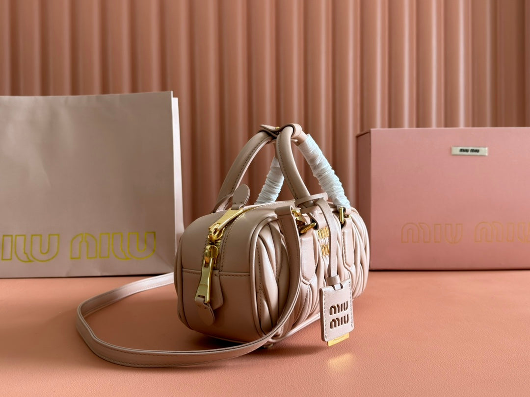ARCADIE MATELASSÃ‰ BAG 22 IN MISCHKA BEIGE LAMBSKIN