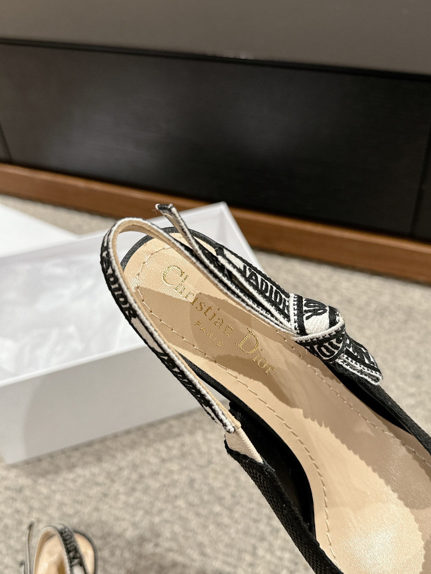 cd slingback 100 black raffia lambskin