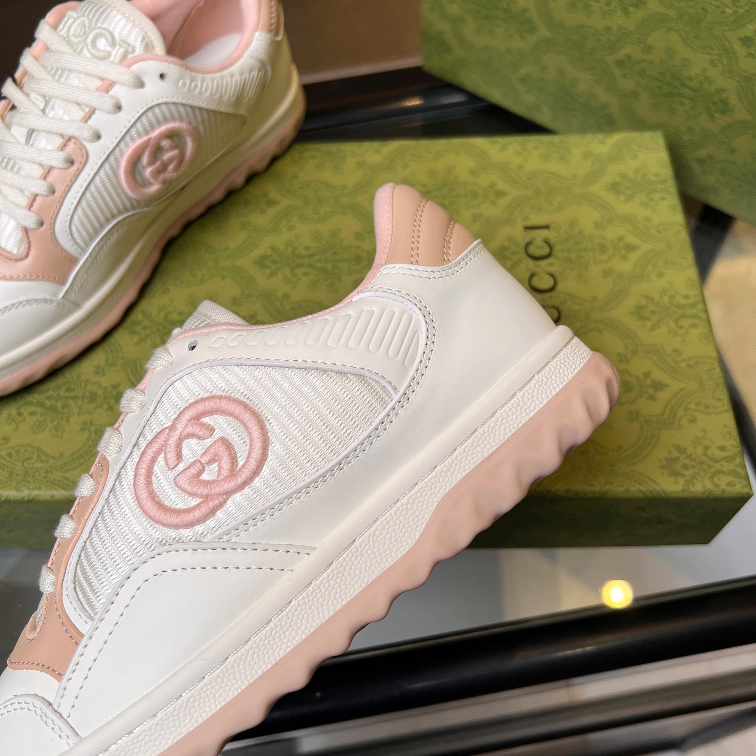 GG Men's MAC80 Sneaker White Pink Cowhide 523614
