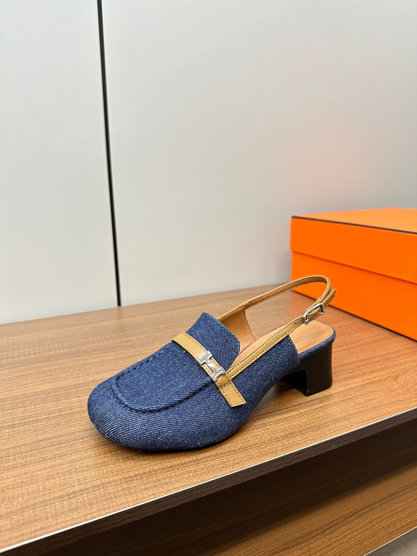 Infinie 50 pump navy