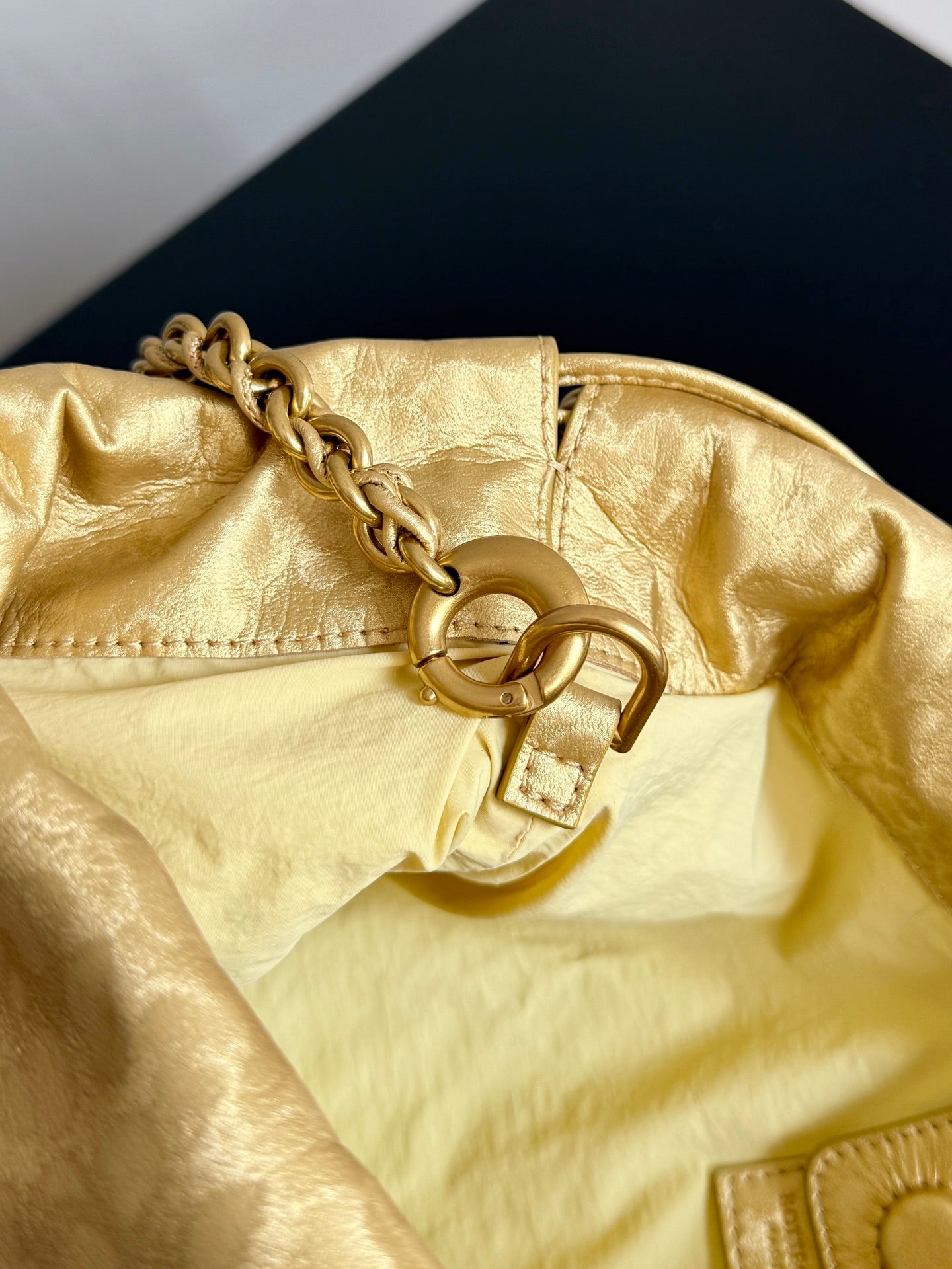 Bottega Veneta 2026 Dustbag 33cm Gold Intrecciato Lamina Satin Leather 137019