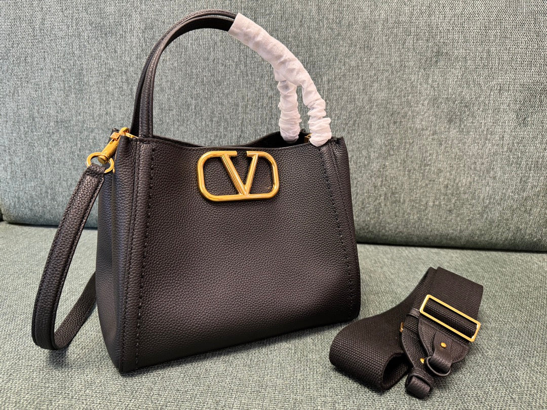 VALENTINO small handbag black calfskin 538531
