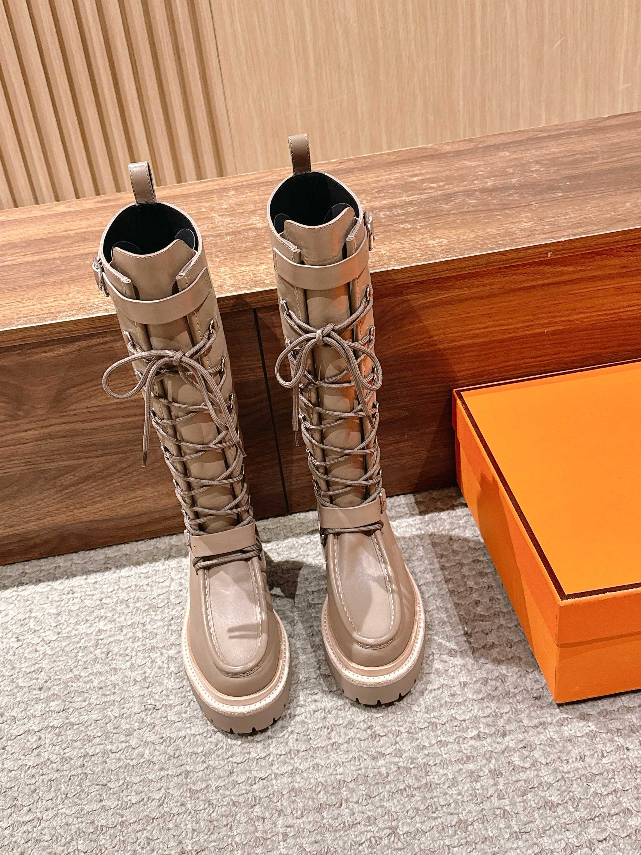 HM 25 High Boots Taupe Calfskin 512530