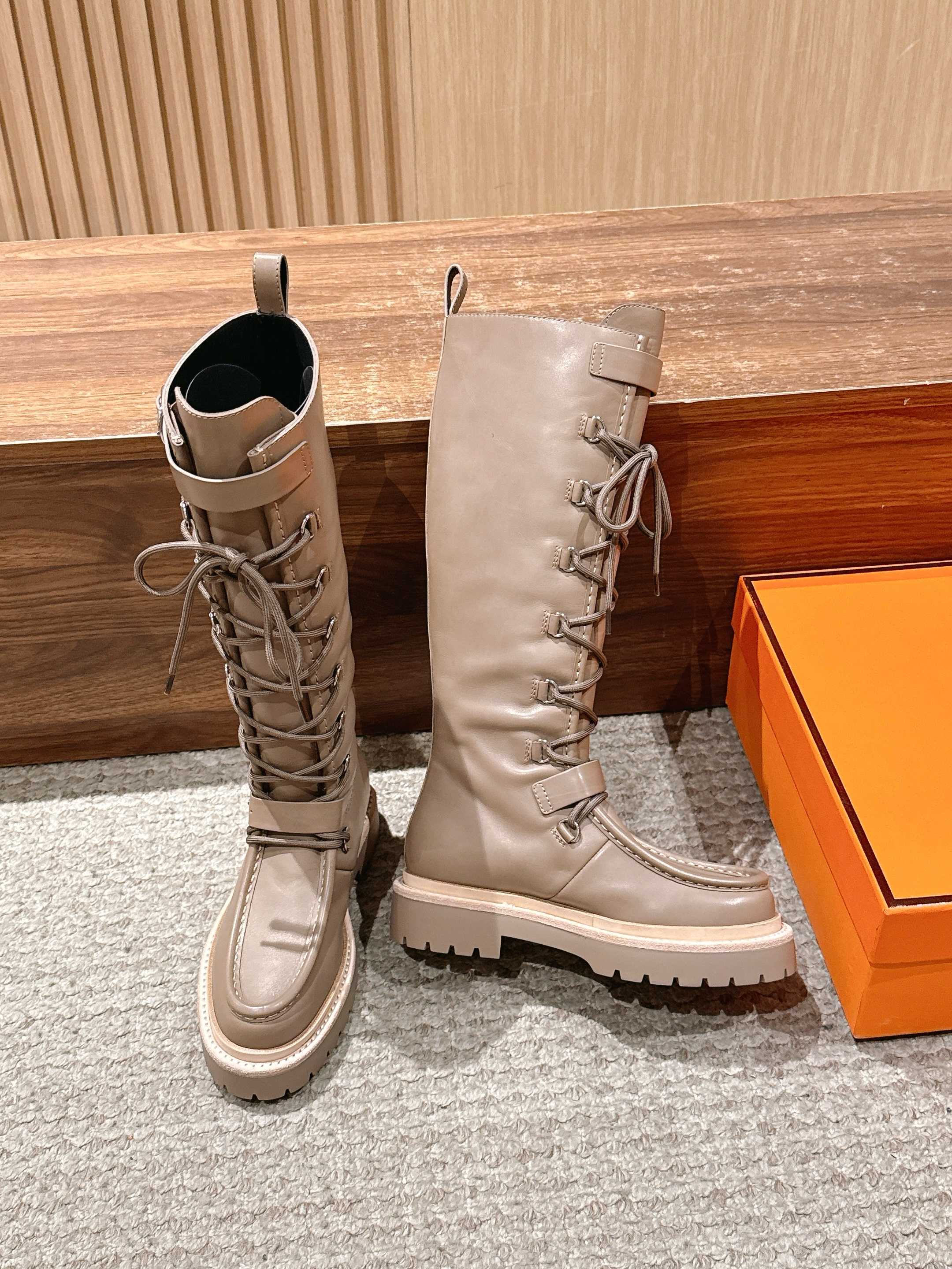 HM 25 High Boots Taupe Calfskin 512530