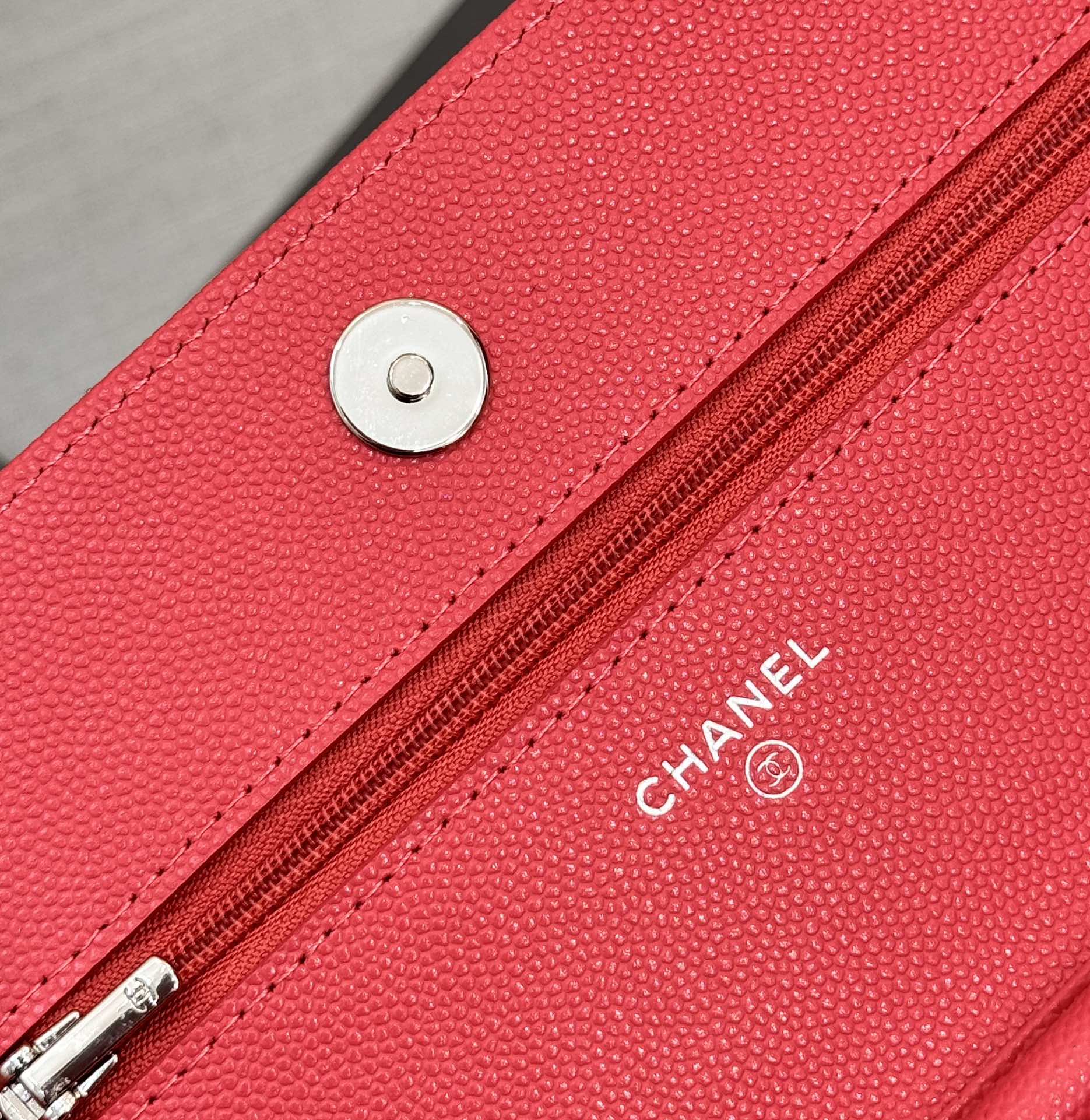 WOC 19CM RED CAVIAR SILVER HARDWARE