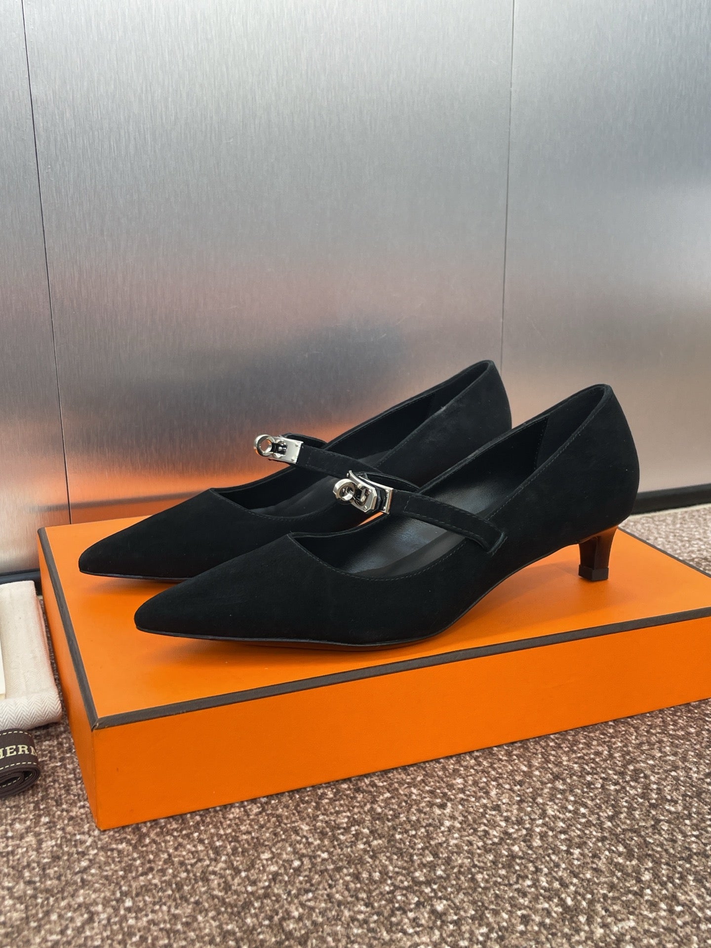 HM 25C Kiara 40 Pump Black Suede 208275