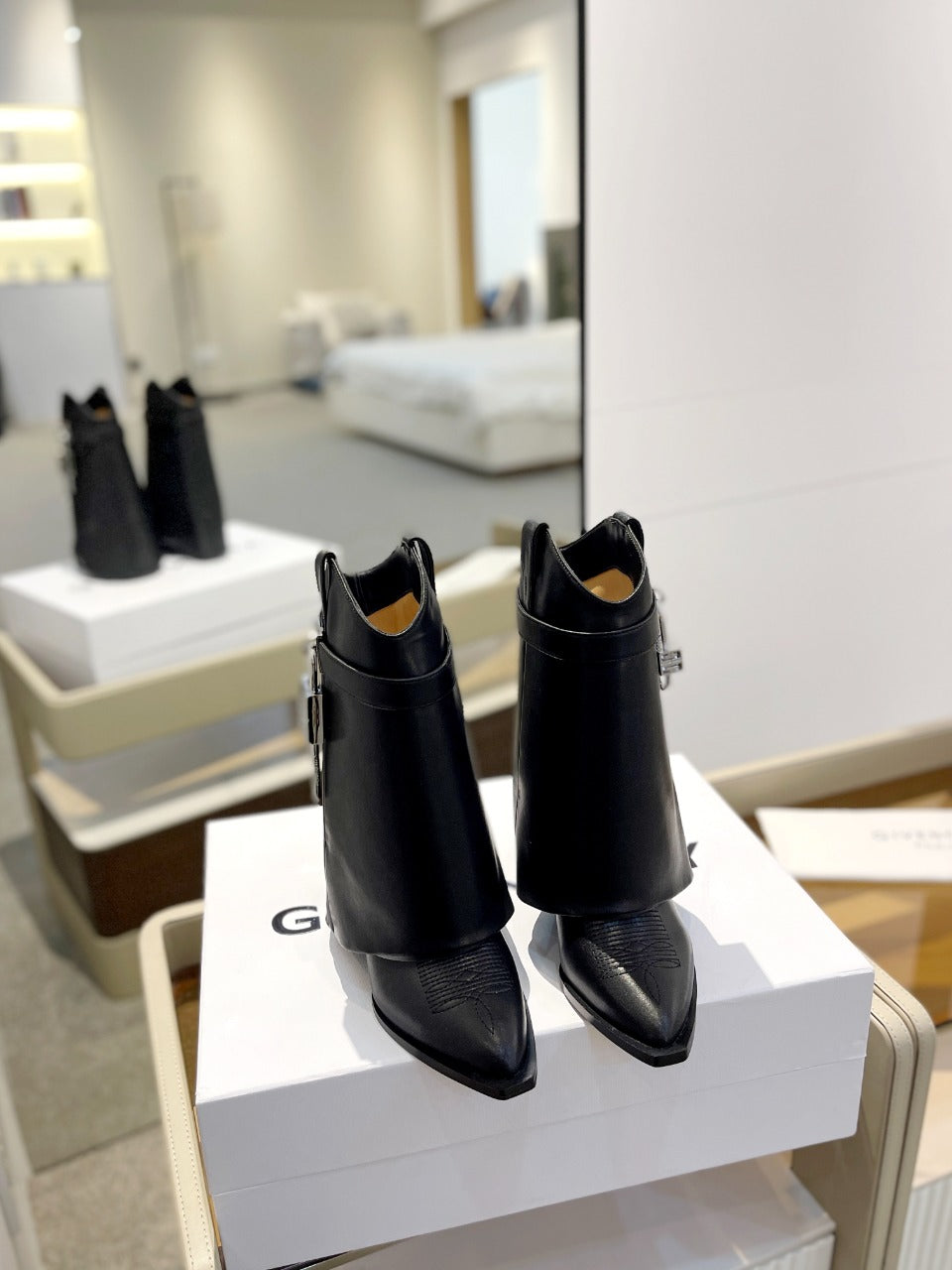 Givenchy Boot Black Silver Cowhide 941344
