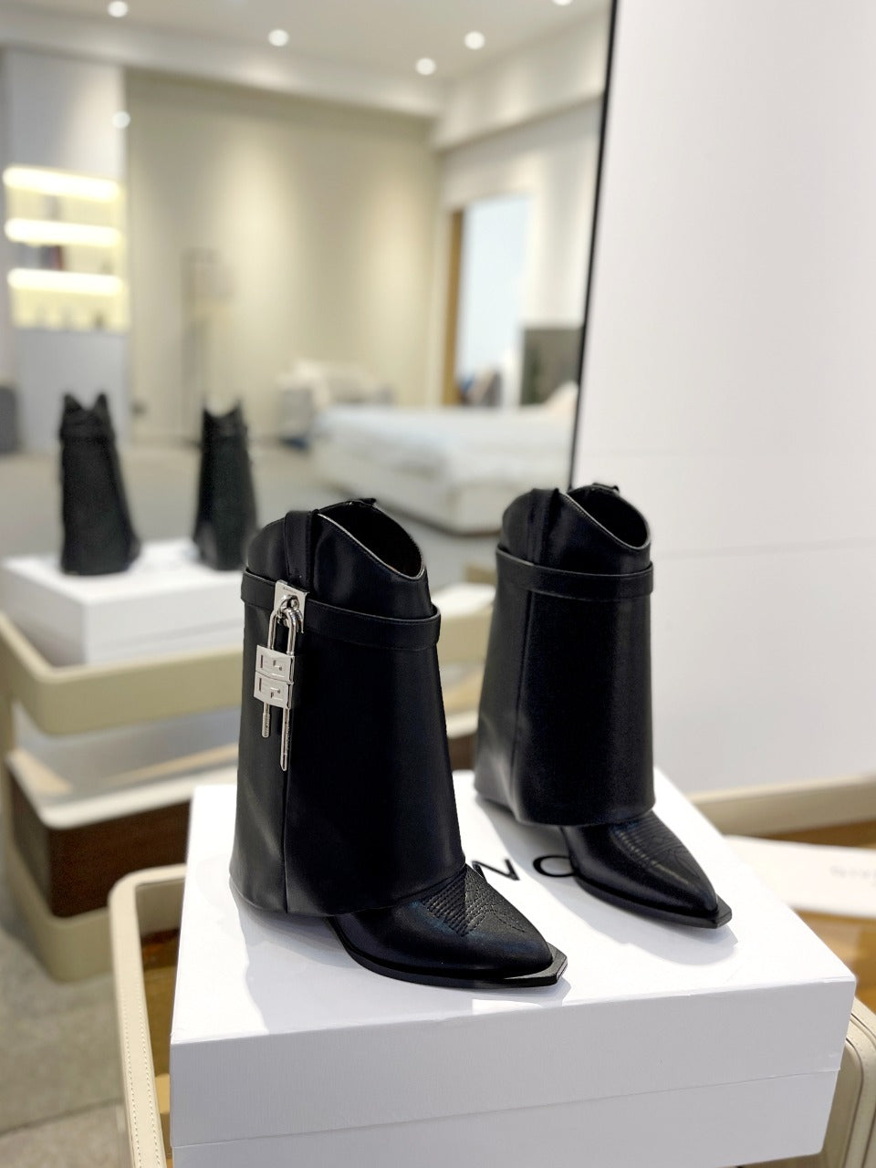 Givenchy Boot Black Silver Cowhide 941344