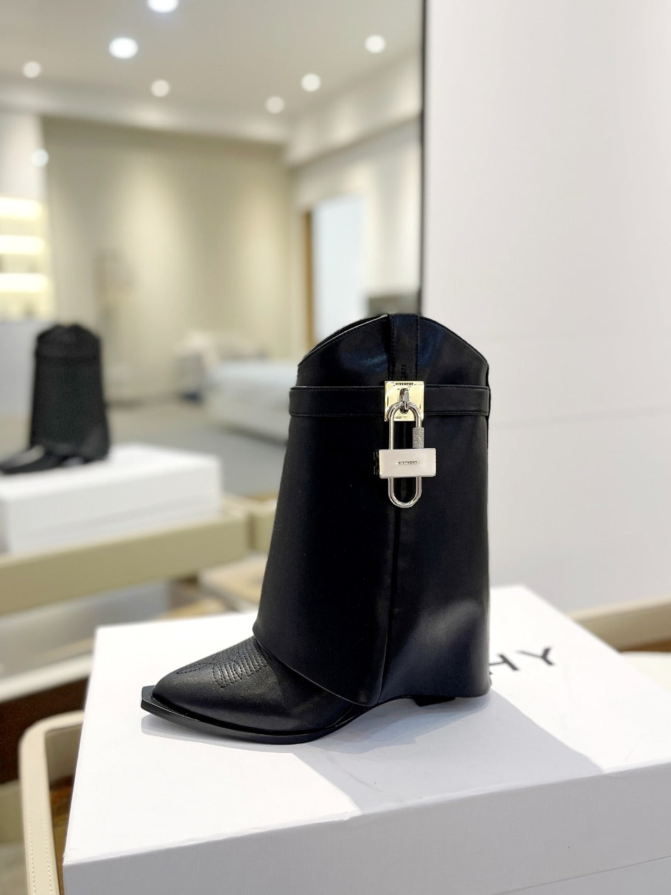 Givenchy Boot Black Silver Cowhide 941344